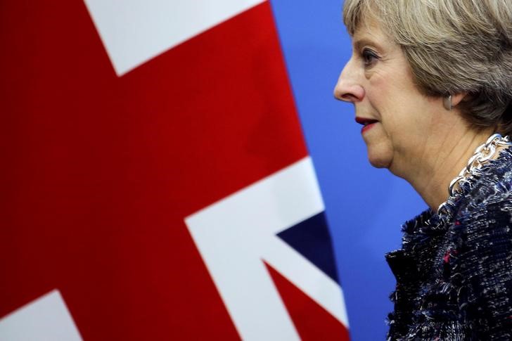 © Reuters. Britain's Prime Minister, Theresa May speaks at the Farnborough Airshow, in Farnborough
