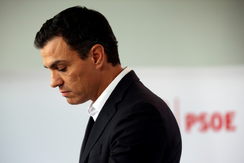 &copy; Reuters.  Spagna, indipendentisti affossano manovra del governo. Elezioni vicine