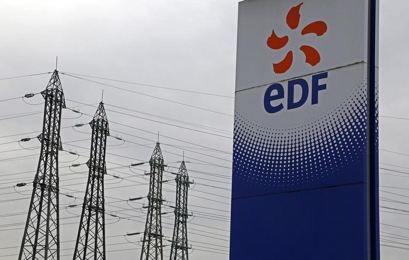 &copy; Reuters.  Anglo American partners with EDF renewables in South Africa