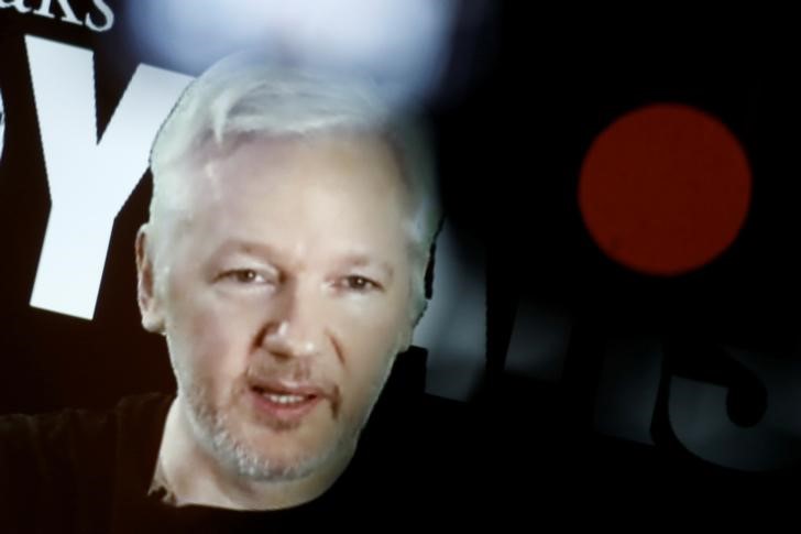 &copy; Reuters.  Britain refuses Ecuador's request to grant Julian Assange diplomatic status 