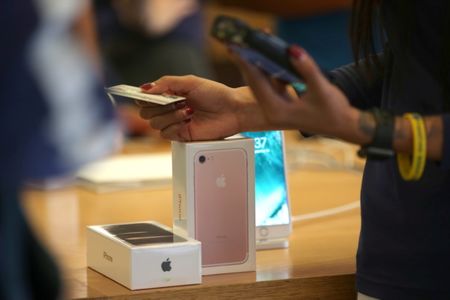 Take Advantage of Pullback and Buy Apple Stock – Analyst