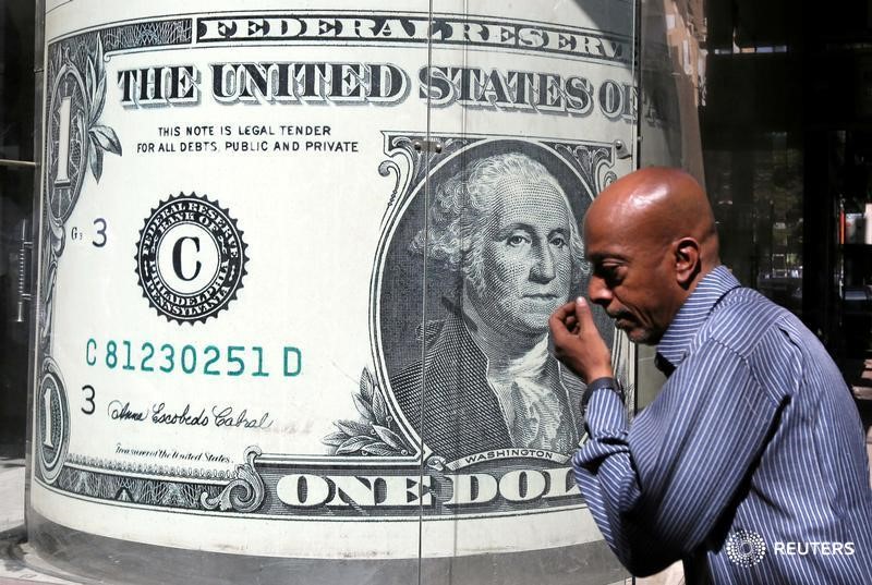 Dollar Static Ahead of Key CPI Release; Sterling Flat After GDP Data