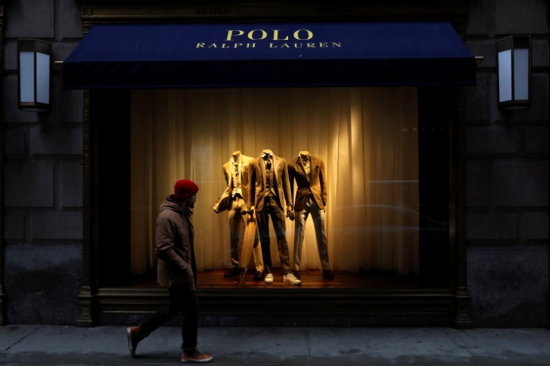 © Reuters. Ralph Lauren Corp.'s  flagship Polo store is seen on Fifth Avenue in New York City