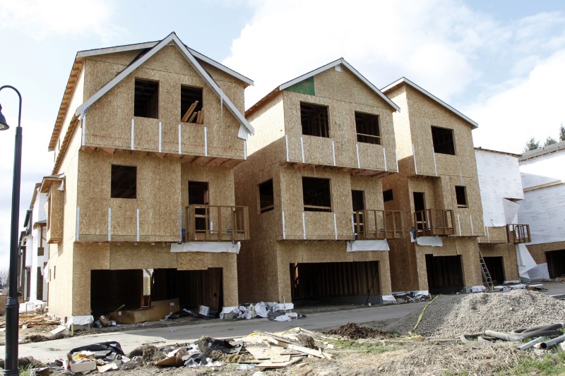 U.S. housing starts, building permits accelerate
