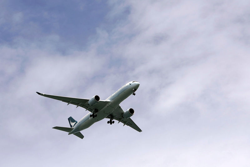 &copy; Reuters.  VIRUS-TICKER-Cathay Pacific schickt Mitarbeiter in unbezahlten Urlaub