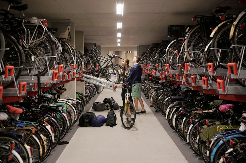 Amesterdão: Menos automóveis e mais espaço para bicicletas