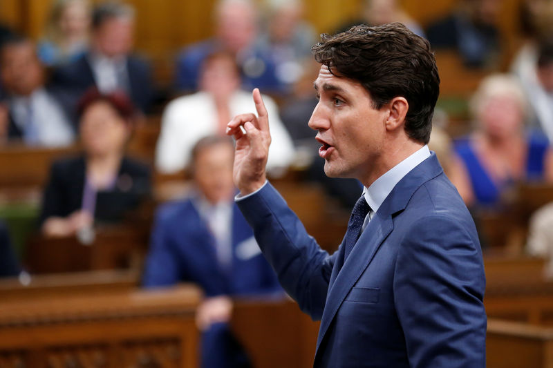 &copy; Reuters.  RPT-Canada's Trudeau faces election risk after firm's pipeline surprise