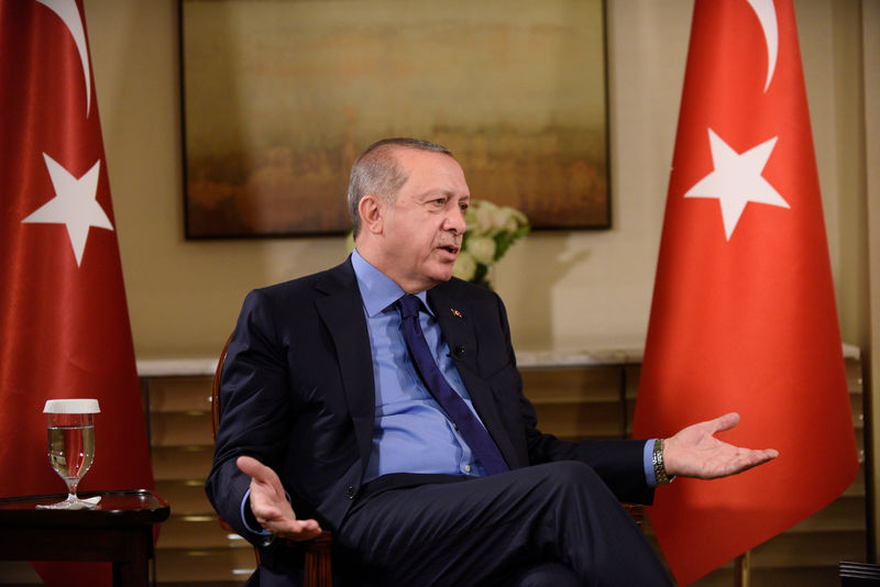 “أردوغان” يتعهد بخفض أسعار الفائدة.. يأمل فى استقرار الليرة قريبًا