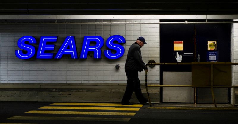 &copy; Reuters.  Sears cola a picco nei pre-market; rimbalzo di Snap e Campbell Soup