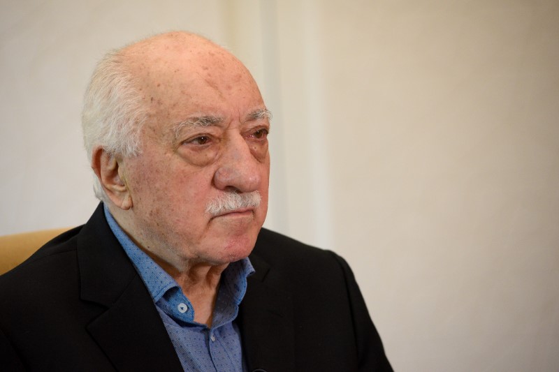 &copy; Reuters.  Turkish police seek 70 military officers over Gulen links