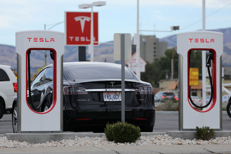 Les propriétaires de VE Ford devrains avoir accès aux superchargeurs de Tesla