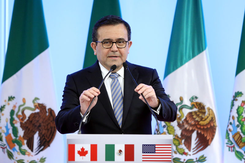 &copy; Reuters.  México ve 40 pct de probabilidad de cerrar acuerdo TLCAN antes de elecciones 1 de julio: Guajardo