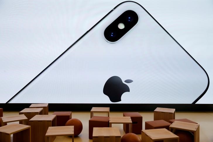 Apple Stock Dips on Report It Expects Flat iPhone Production This Year