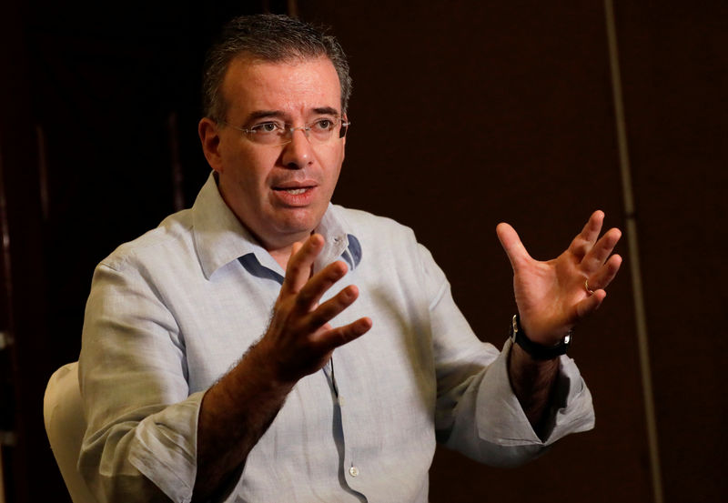 &copy; Reuters.  Alejandro Díaz de León: 50 puntos es lo que se necesitaba; mercado no debe prejuzgar hacia adelante