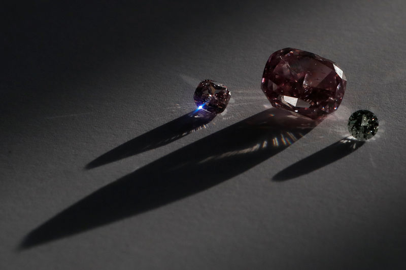 &copy; Reuters.  Через 20 лет добыча алмазов в России без открытия новых месторождений упадет вдвое - эксперт