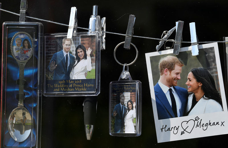 &copy; Reuters.  Meghan and Harry release official photos of their UK royal wedding