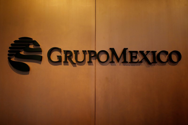 &copy; Reuters.  Bolsa mexicana cae con la mira puesta en reportes corporativos, encabeza pérdidas Grupo México