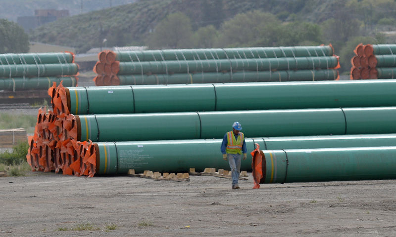&copy; Reuters.  U.S. shale producers challenge pipeline operator&#39;s Trump steel-tariff surcharge -filing