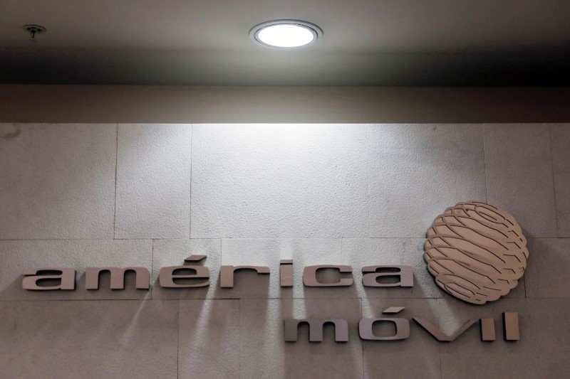 &copy; Reuters.  América Móvil espera medidas para ampliar cobertura con AMLO
