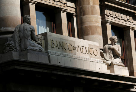 Banxico divide opiniones de analistas: ¿bajará la tasa en junio o habrá una pausa?