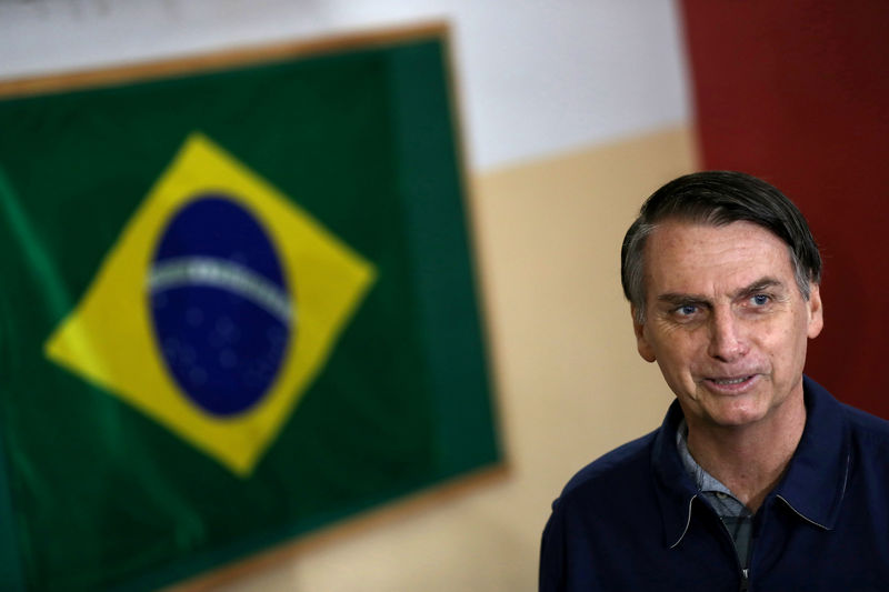 Moraes libera investigação da 'Abin paralela' à defesa de Carlos Bolsonaro