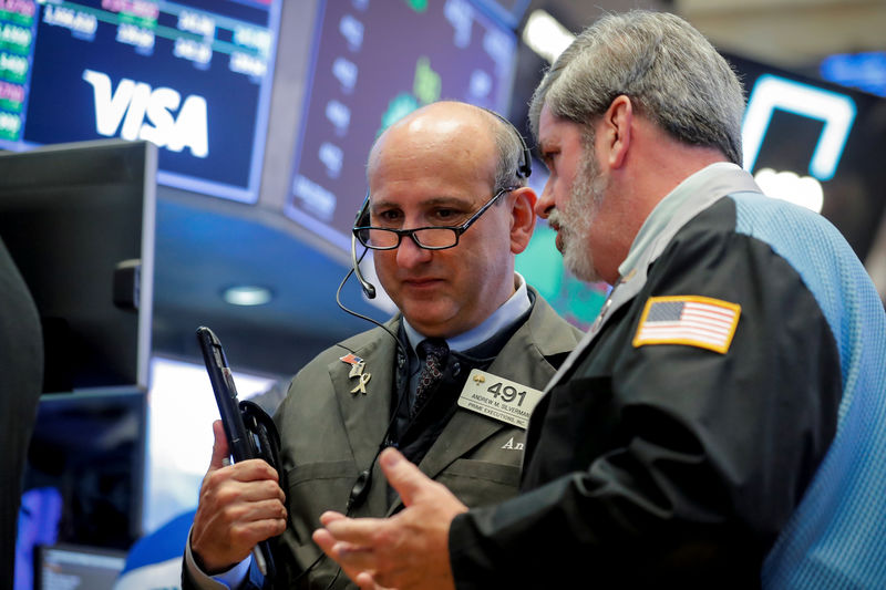 Wall Street abre en terreno mixto y el Dow Jones baja un 0,56 %