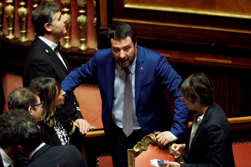 &copy; Reuters.  İtalya&#39;da Başbakan Yardımcısı Salvini koalisyonun işlemediğini belirterek yeni seçim çağrısında bulundu