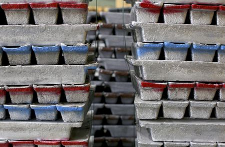 PİYASAYA BAKIŞ-Temel metal fiyatları, Çin'de talep endişesiyle düştü