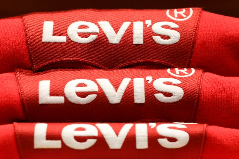 Levi Strauss shares hold Buy rating - Investing.com