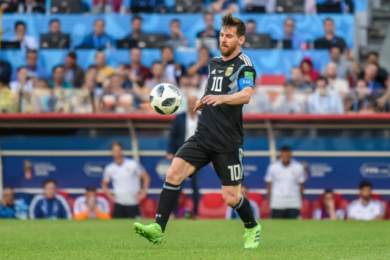 &copy; Shutterstock Messi conquista Bola de Ouro de melhor do mundo pela 8ª vez