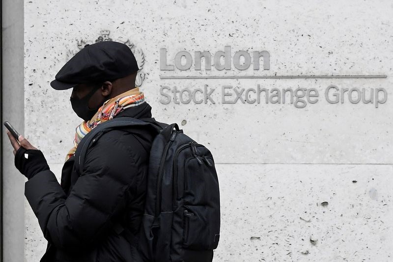Rynek akcji Wielkiej Brytanii zamknął sesję wzrostami. Investing.com Wielka Brytania 100 zyskał 0,55%