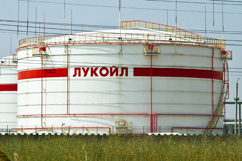 В ноябре отгрузка бензина на экспорт российскими НК выросла на 6%