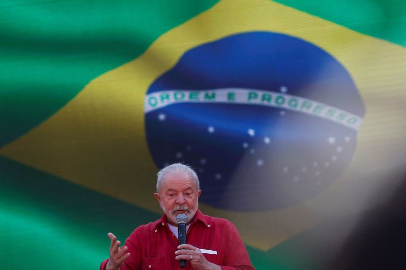 &copy; Reuters Lula diz que fará um balanço das políticas do governo e entregará a todos os parlamentares