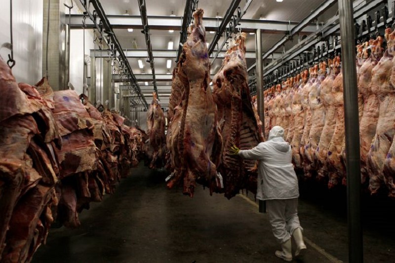 &copy; Reuters Frete para a China dispara e afeta exportação de carne