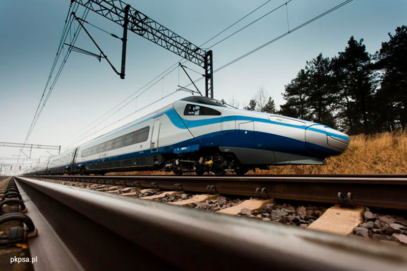 Newag podpisał umowę z PKP Intercity na dostawę 20 nowych lokomotyw za ponad 367 mln zł brutto