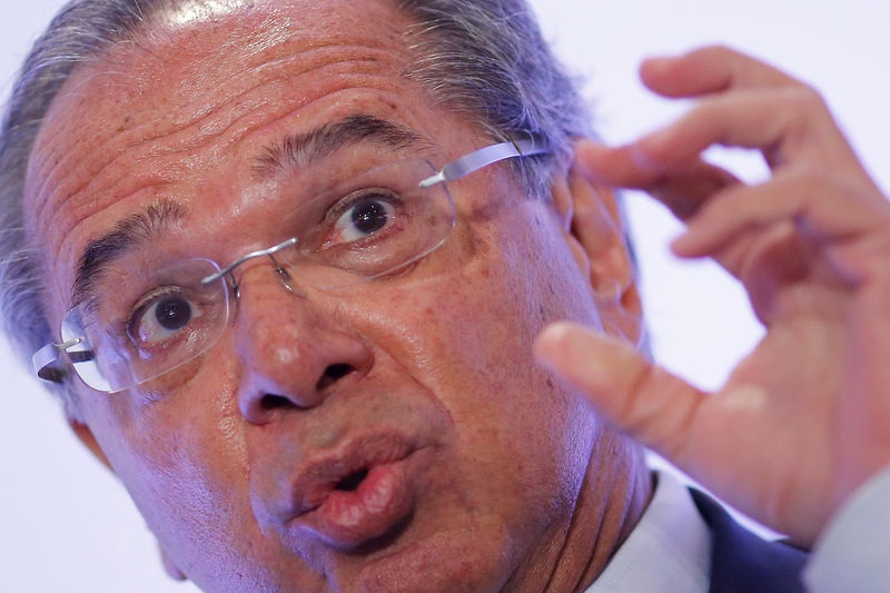 &copy; Reuters Guedes cita que 'caminho da Petrobras' será o mesmo feito na Eletrobras