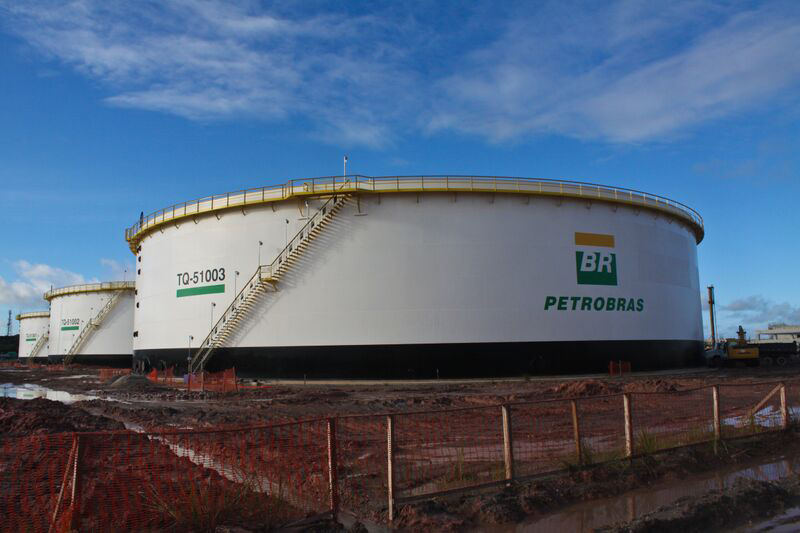 Petrobras sofre pressão para segurar preços até o 2º turno