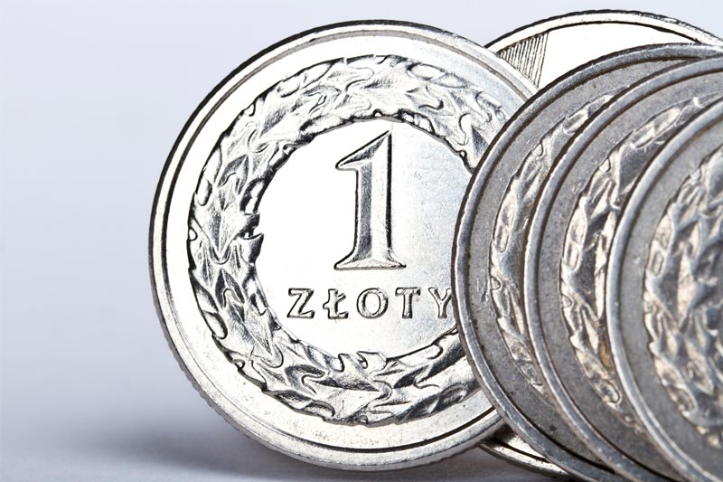 Dolar przełamał 5 zł i może być jeszcze droższy, euro atakuje opór na 4,8 zł