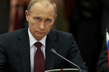 Путин поручил обеспечить повышение МРОТ выше уровня инфляции