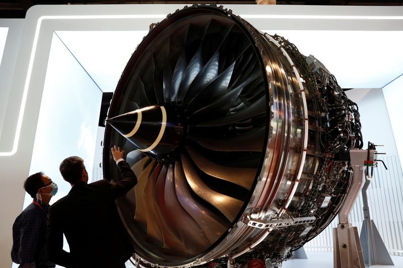&copy; Reuters Rolls-Royce tests new engine in move toward business market