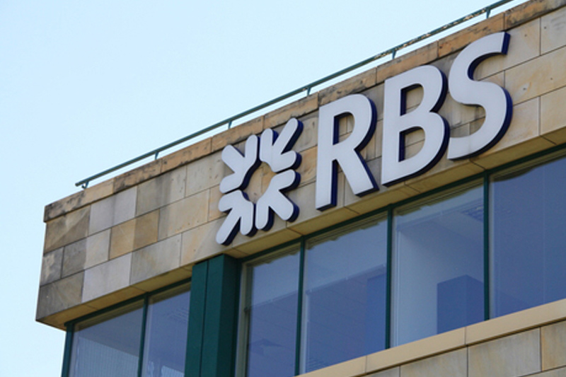 Avrupa borsaları İsviçreli reasürans şirketi Swiss Re'nin baskısıyla gerilerken, RBS hisseleri yükseldi