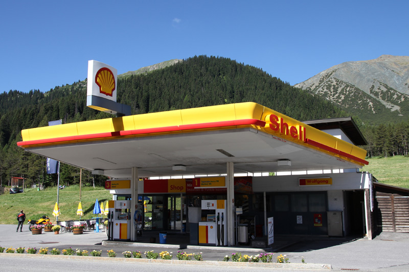 Gasoline Price Records Mount as U.S. Travel Nears Pre-Covid Norms