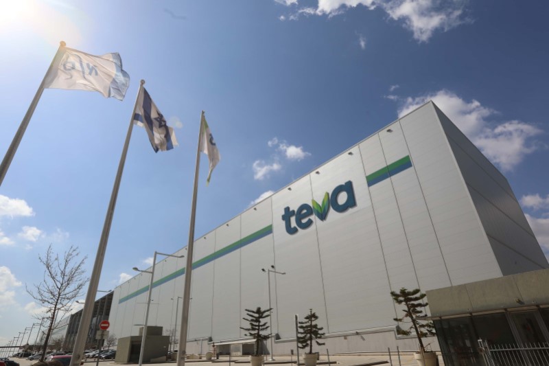 Tel Aviv stock indices fall, Teva Pharmaceuticals hits annual high