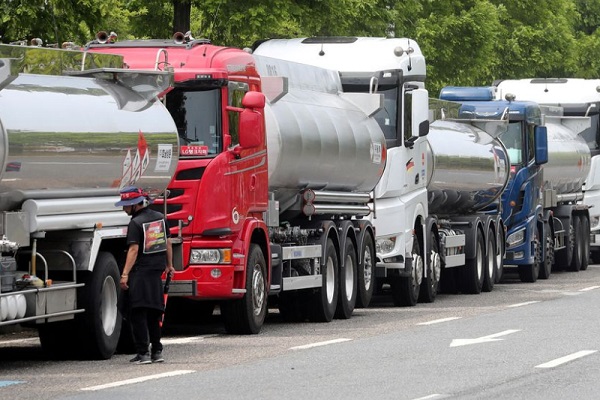 &copy; Reuters Almanya'da kamyon otoyol kilometre endeksi %1,9 azaldı