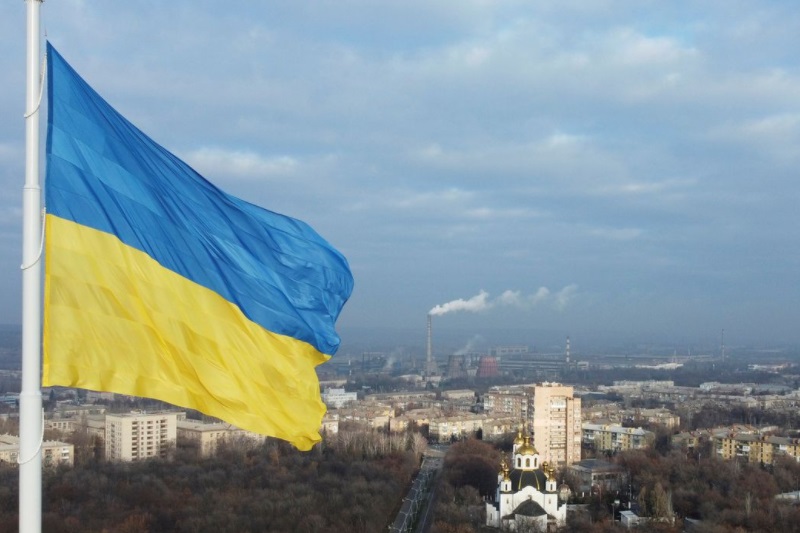 Ukraine's economy stabilizes after shock of war thumbnail
