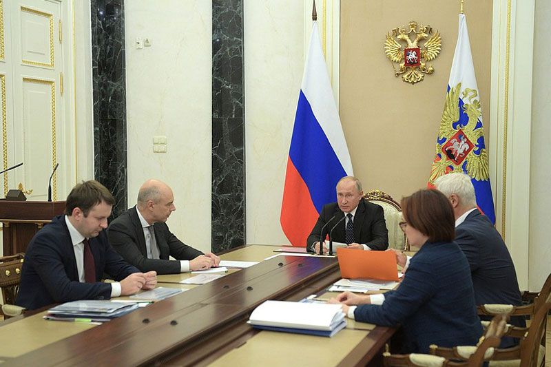Путин: правительству предстоит подготовить меры по недопущению негативного влияния газового кризиса на экономику РФ