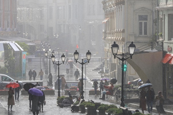 &copy; Reuters METEOROLOJİ-AKOM, bugün etkili olacak Lodos fırtınası nedeniyle İstanbulluları uyardı