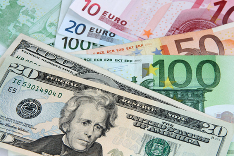Euro/dolar 5 haftanın zirvesinde