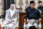 Anwar Ibrahim: Who is Malaysia's new prime minister?