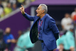 Tite diz que precisou pedir calma no intervalo para tirar pressão de jogadores